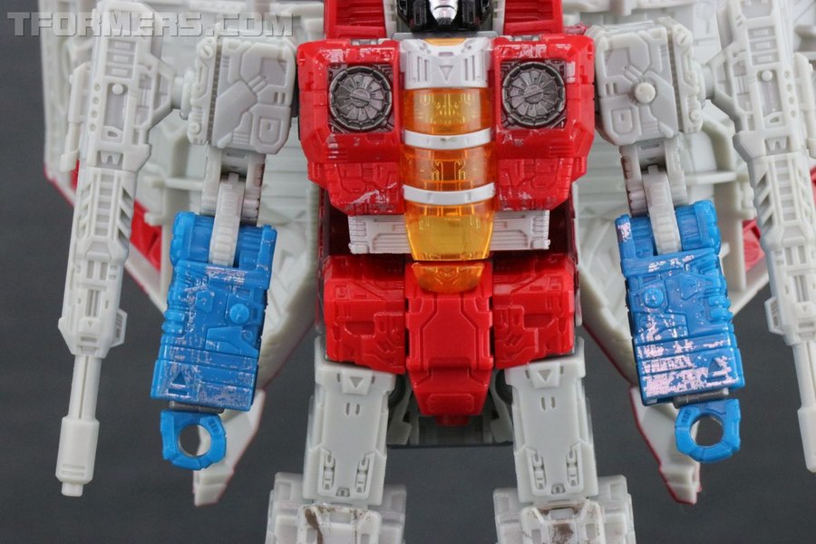 Review Siege War For Cybertron Trilogy Starscream Voyager  (13 of 52)